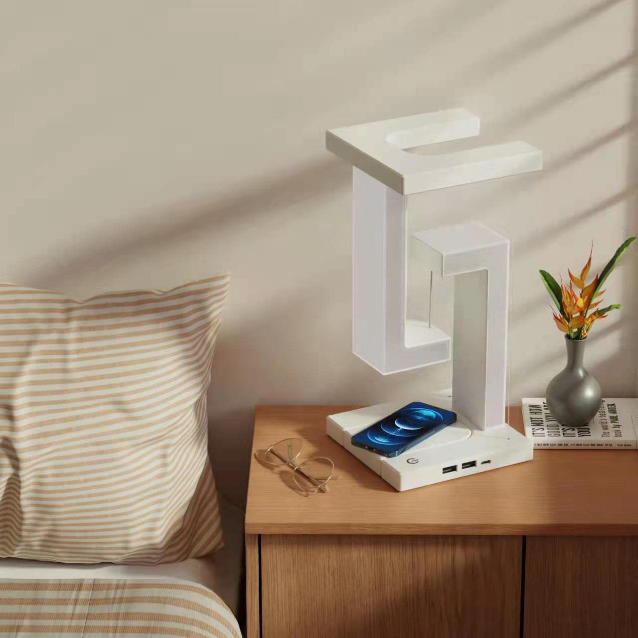 Magnetic Levitation Wireless Charging Lamp